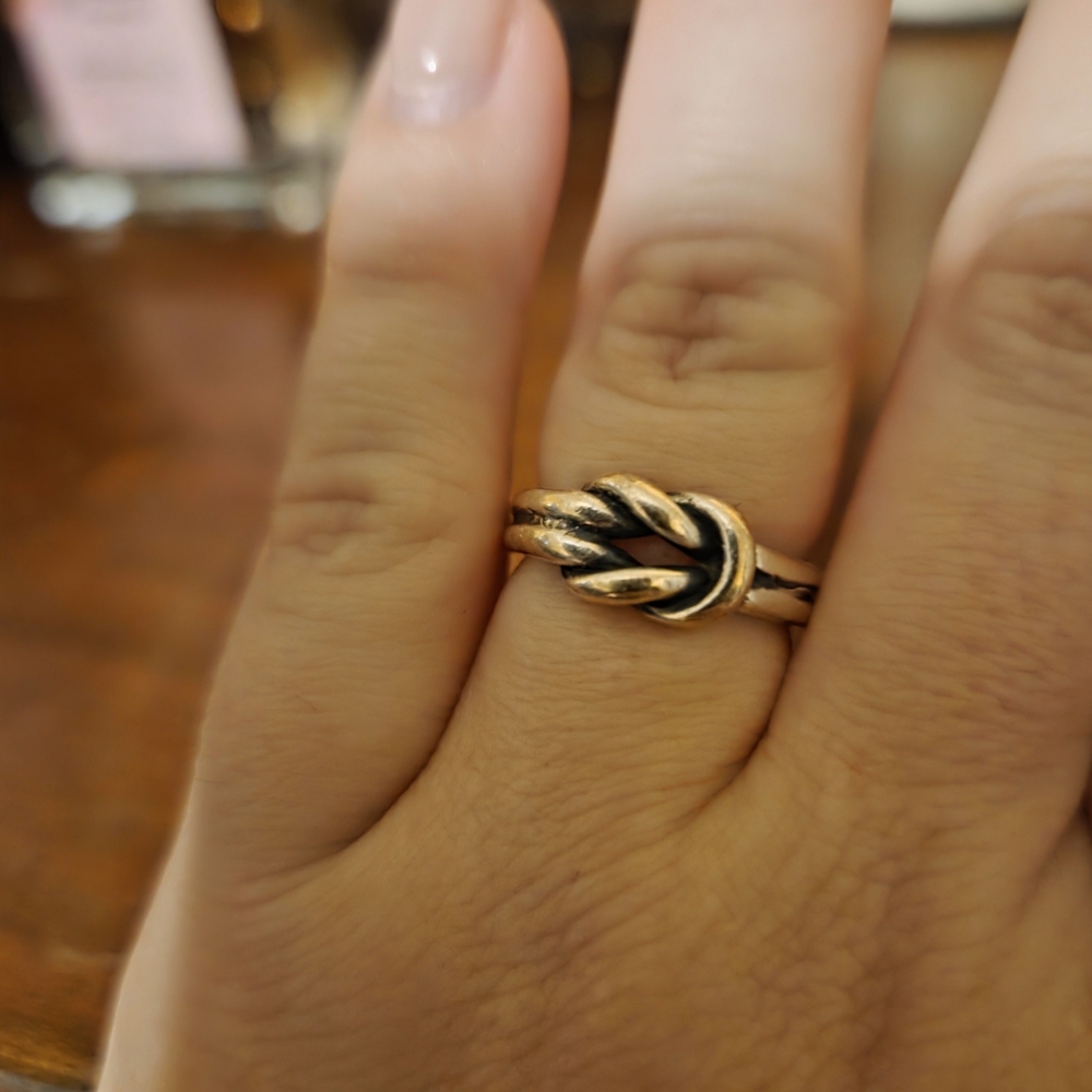 James Avery "Lovers Knot" Retired Design